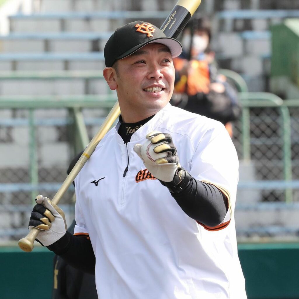 Yomiuri-Giants: #ともに強く 21日に全軍混合の紅白戦「#リアルジャイアンツカップ」を開催 #元木大介 ヘッドコーチ、#阿部慎之助 二軍監督、#二岡智宏 三軍監督が指揮をとりま…