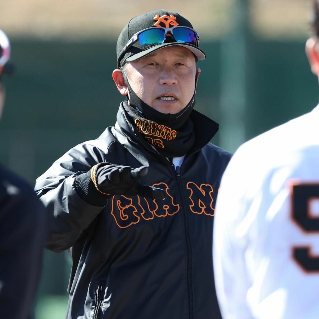 Yomiuri-Giants: #ともに強く 21日に全軍混合の紅白戦「#リアルジャイアンツカップ」を開催 #元木大介 ヘッドコーチ、#阿部慎之助 二軍監督、#二岡智宏 三軍監督が指揮をとりま…