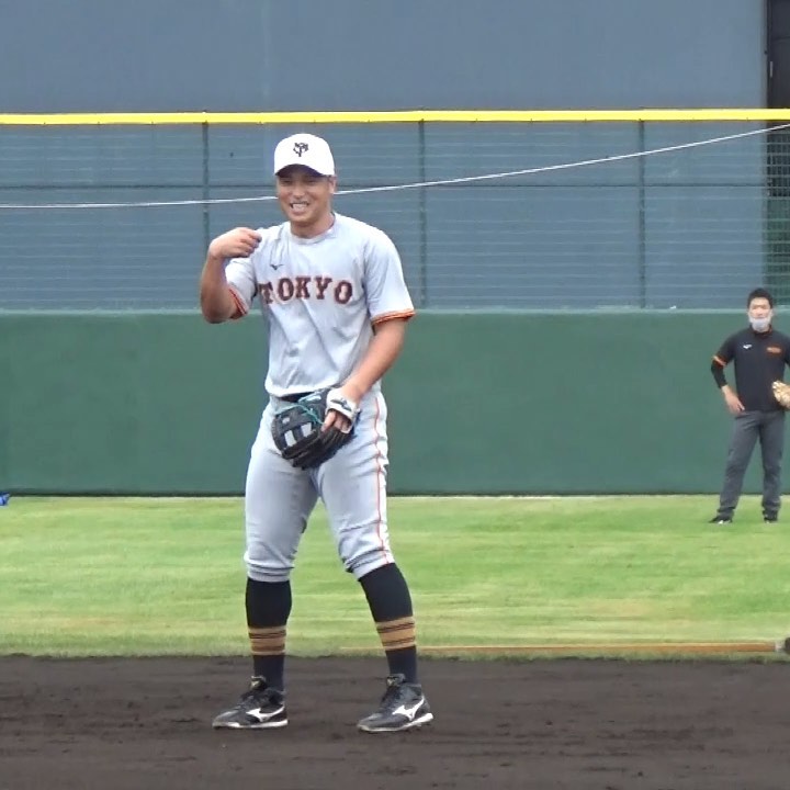 Yomiuri-Giants: #ともに強く#丸佳浩 選手#梶谷隆幸 選手#平間隼人 選手#坂本勇人 #キャプテン#松原聖弥 選手#小林誠司 選手#大城卓三 選手#湯浅大 選手…