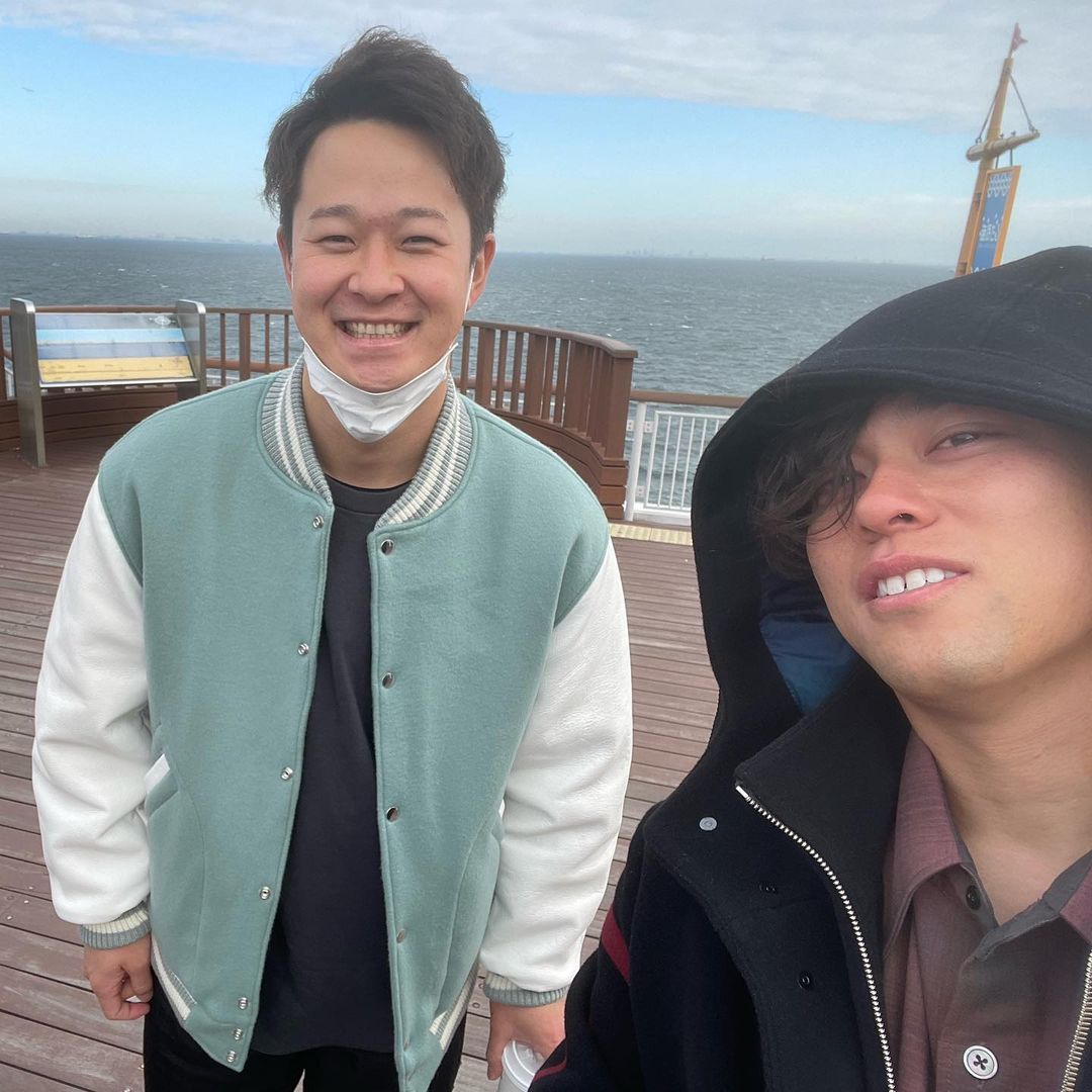 Yomiuri Giants 不屈 高梨雄平 投手 中川皓太 投手 たかなしきっちん Giantstv で公開中 ロケ オフショット 途中休憩 海ほたる たかなしきっちん Npb Hub