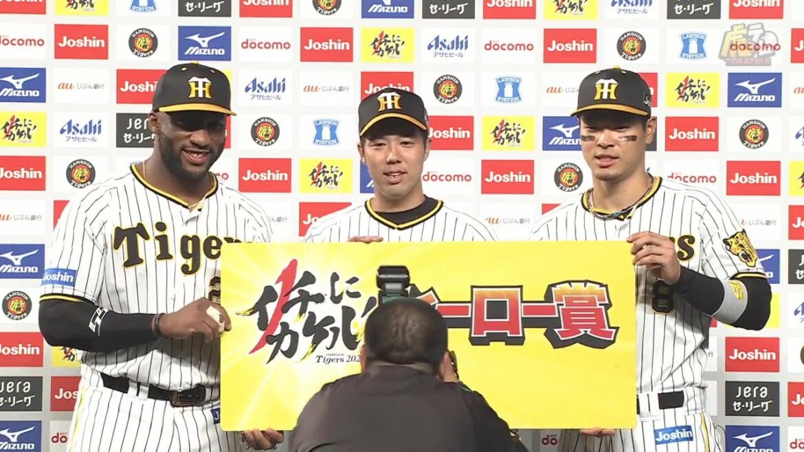 Hanshin-Tigers: 【佐藤輝選手・ロハス・ジュニア選手・青柳投手のヒーローインタビュー、矢野監督インタビュー】 4月15日(金) 阪神vs巨人(甲子園)