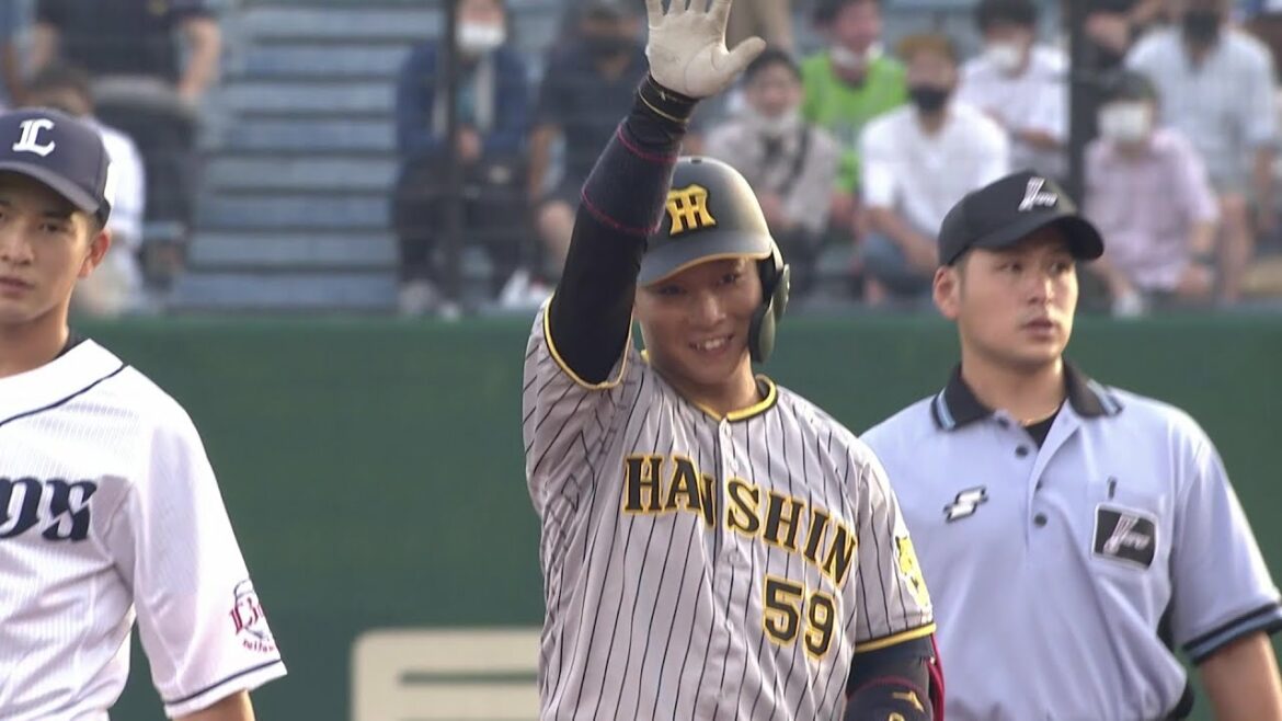 2回表、藤田健斗(阪神)がレフト線へタイムリーツーベース! -プロ野球フレッシュオールスターゲーム2022-