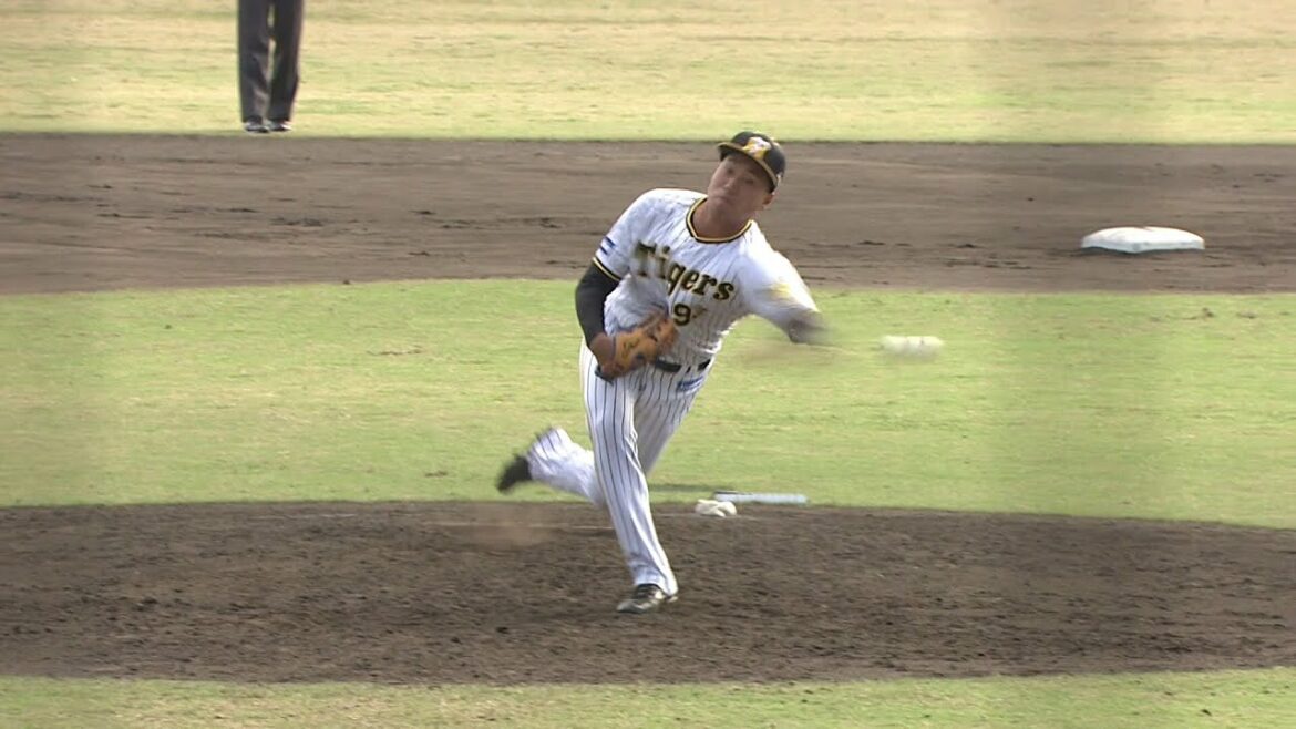 6回表、阪神4番手・岩田将貴が3者連続空振り三振斬り! -2022年プロ野球ファーム日本選手権-
