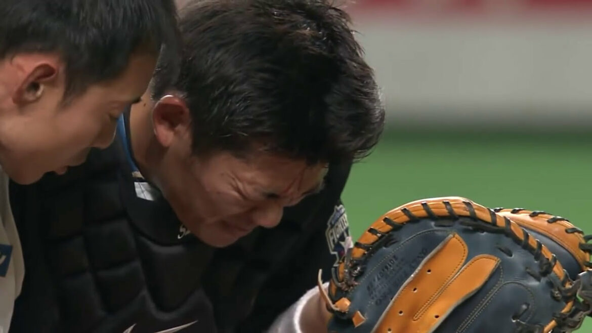 【バット頭部直撃】衝撃スイング直撃で流血アクシデント