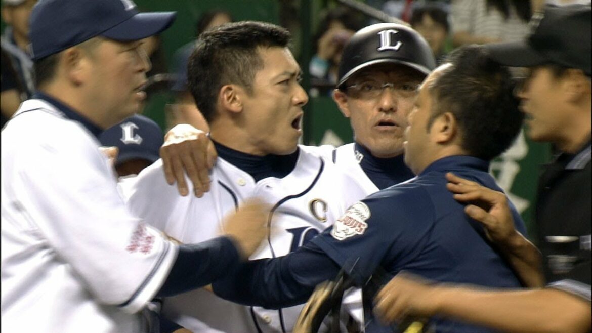 【栗山巧が激怒!】相手投手の危険球を受けブチ切れ