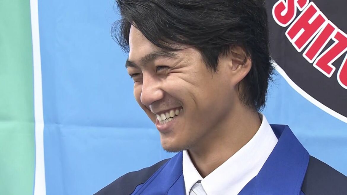 楽天育成ドラ2の則本佳樹が会見「夢じゃないかという感覚だった」