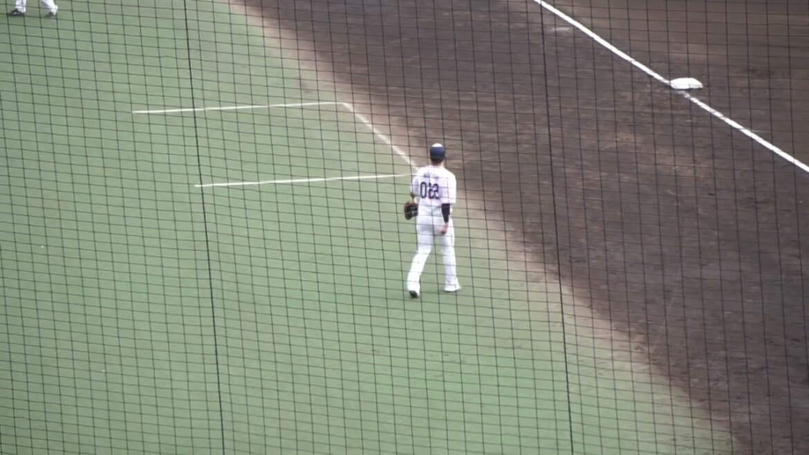 2022/11/12(土) キャッチボール 松井聖(東京ヤクルトスワローズ)