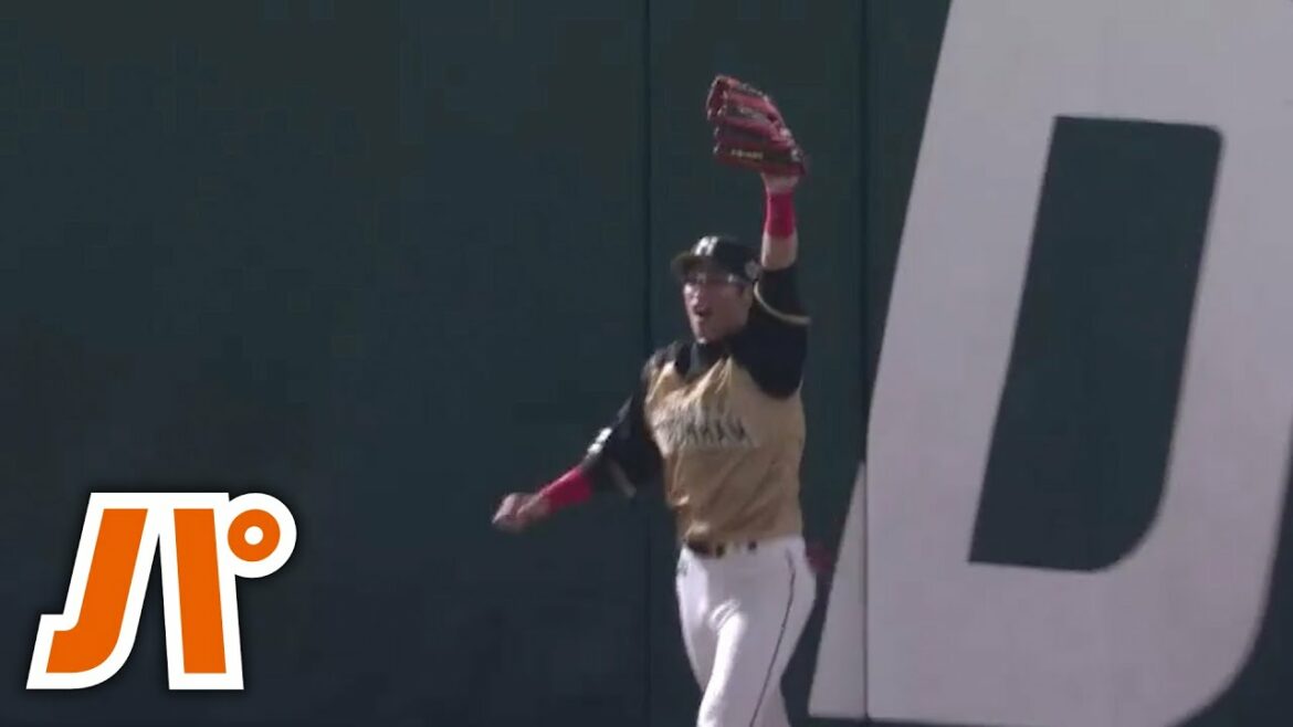 一度見たら忘れられない、伝説のあの背走キャッチ。