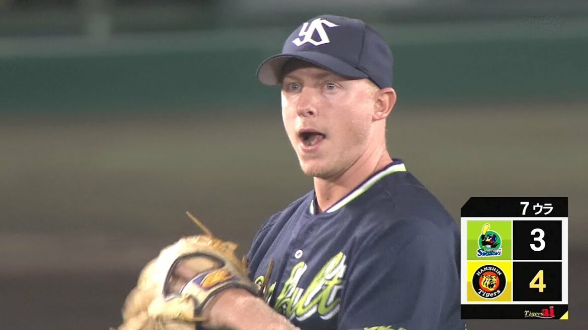 【珍プレー】東京ヤクルトスワローズ スコット・マクガフ ランナー二、三塁から無人の一塁へ牽制悪送球 2020/9/3 阪神 vs. ヤクルト 15回戦 @甲子園