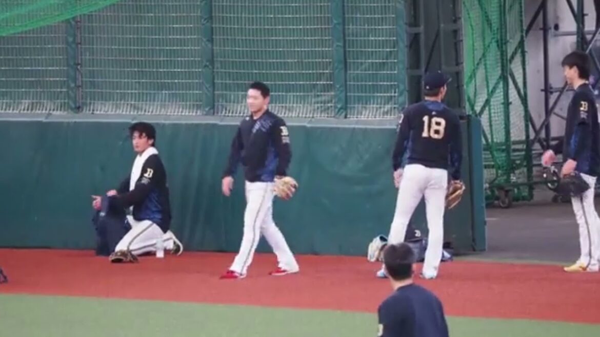 宮城投手による山本由伸、山崎福也のモノマネ #Shorts