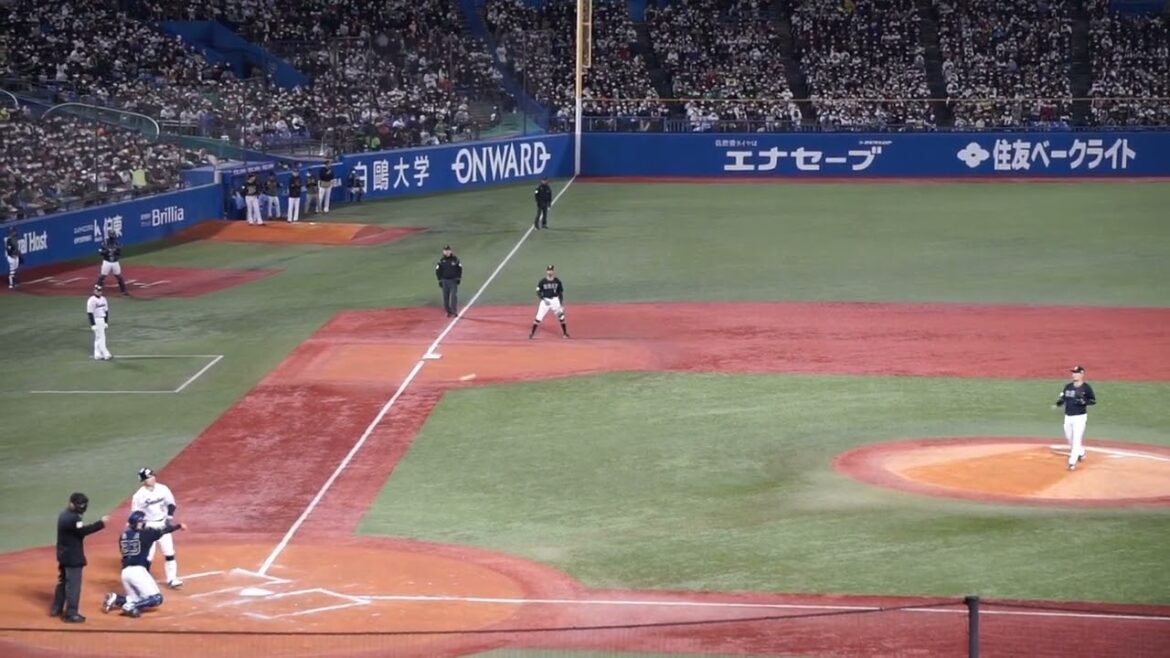 2022/10/30(日) 中村悠平 空振り三振 打席(8回裏) vs 比嘉幹貴(オリックス・バファローズ)