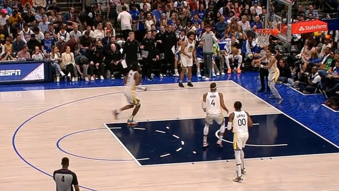 Mavs line up on wrong side of court and give Warriors wide open dunk π