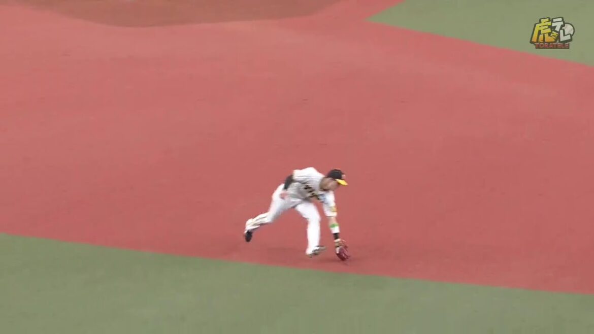 Hanshin-Tigers: 【好守】二遊間は破らせない!中野選手の華麗な逆シングルからの1塁ノーバンスロー!【2023/3/31T-DB】