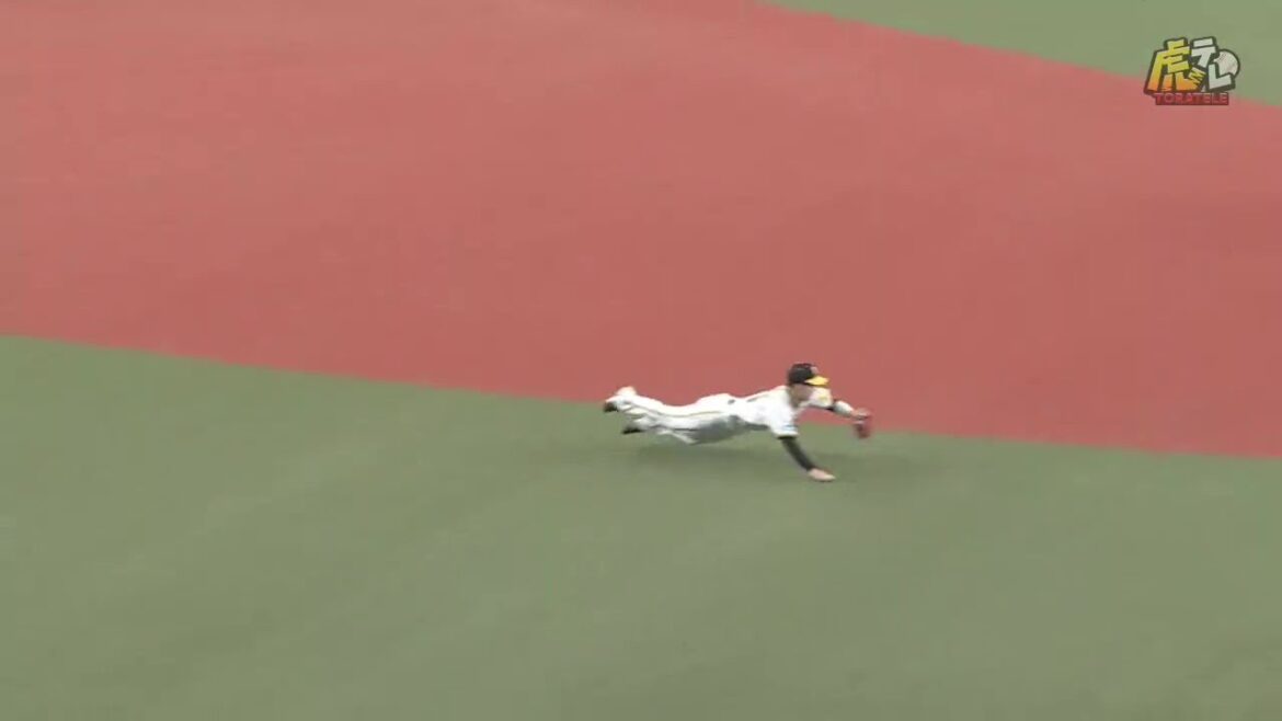 Hanshin-Tigers: 【神技】中野選手の華麗なる守備!ヒット性の当たりに好反応を見せチームを救う!【2023/4/2T-DB】
