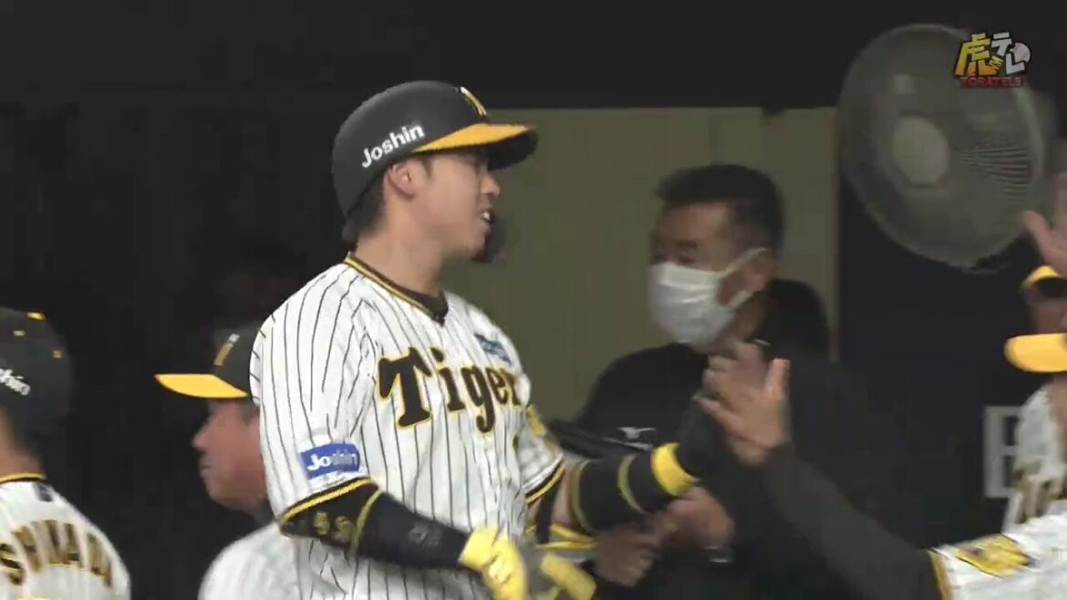 Hanshin-Tigers: 【継続】勢い止まらず!梅野選手がレフト犠飛フライを放ち更に追加点!【2023/4/2T-DB】