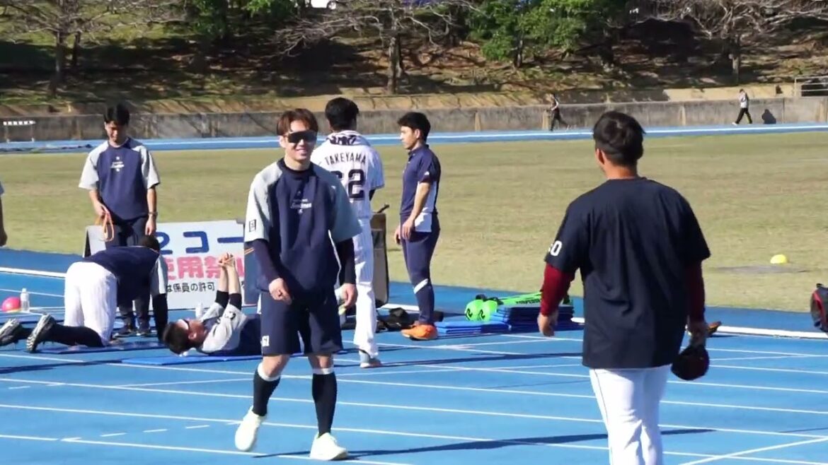 2023/2/16(木) ウェートトレーニング 久保拓眞(東京ヤクルトスワローズ) 歓談 平良竜哉(東北楽天ゴールデンイーグルス)