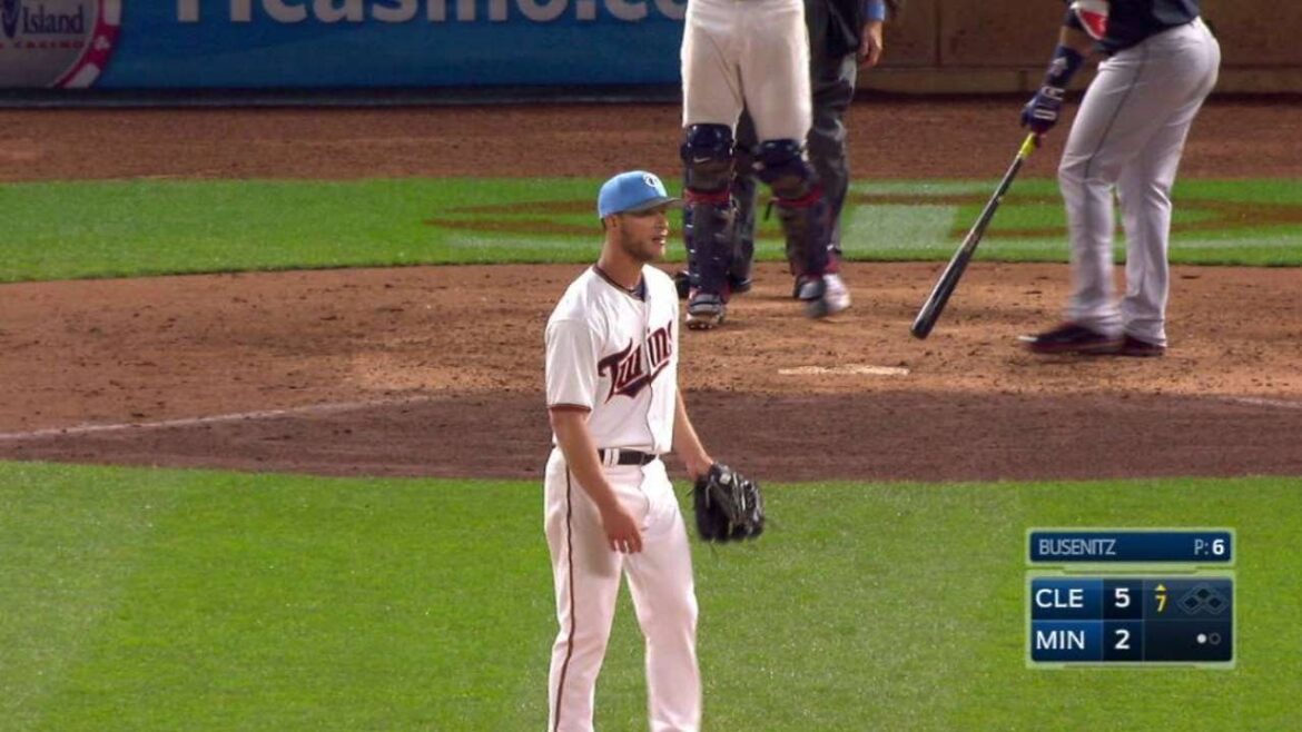 CLE@MIN: Busenitz whiffs Ramirez in his debut