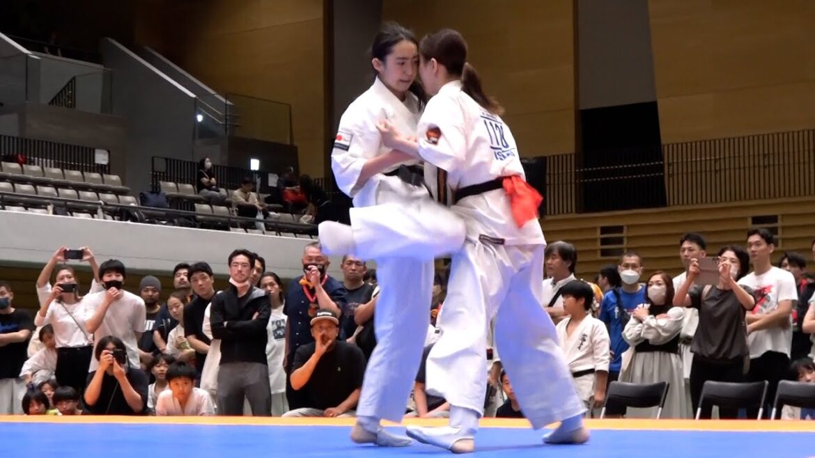 【新極真会】第1回東京都空手道選手権大会 女子中量級 決勝 村上莉菜 対 村林千紘 SHINKYOKUSHINKAI KARATE