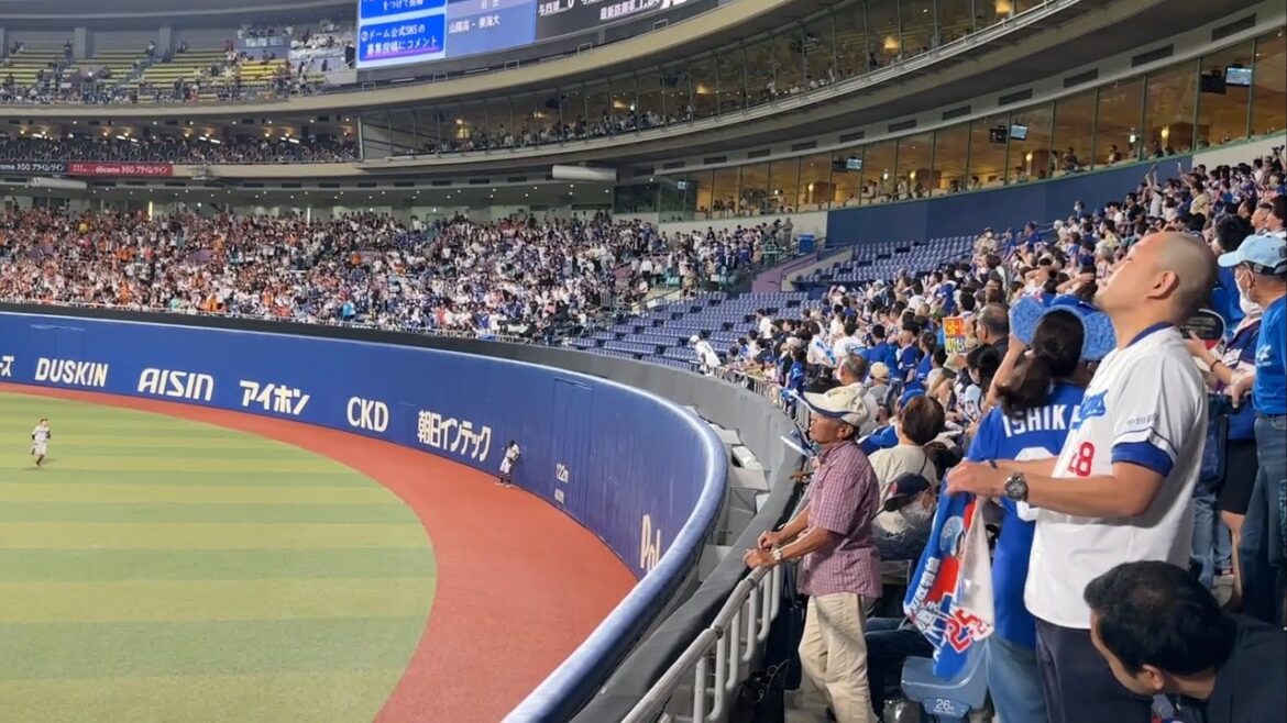 【サヨナラホームランかと思ったら】ドームの広さにショックを受けるライトスタンドのドラゴンズファン(バンテリンドーム)