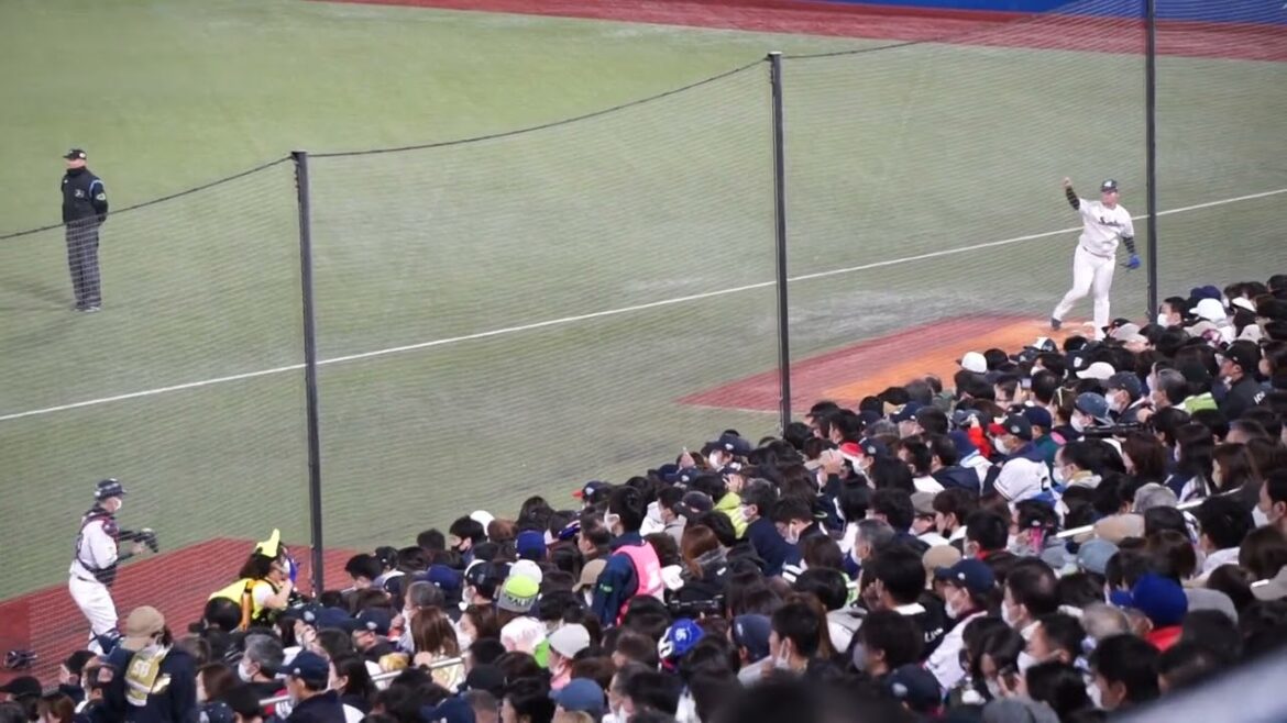 2022/10/30(日) ブルペン投球(8回裏) 清水昇(東京ヤクルトスワローズ)