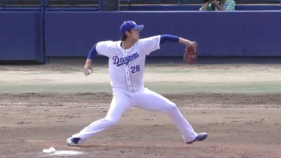 中日ドラゴンズ梅津晃大投手のダイナミックな投球フォーム