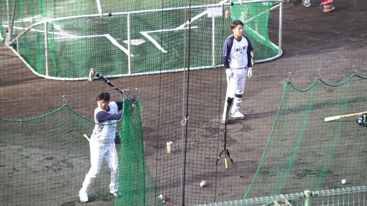 2023/2/12(日) 素振り(試合前) 元山飛優、赤羽由紘(東京ヤクルトスワローズ)