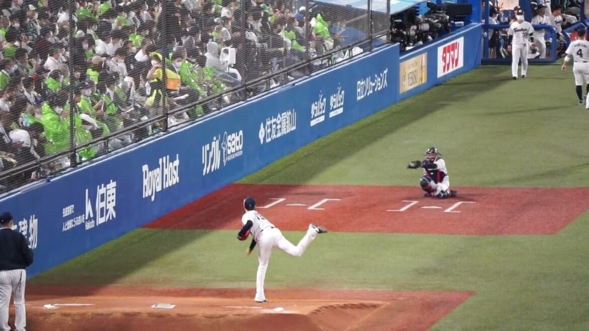 2022/10/12(水) ブルペン投球(7回表) 石山泰稚(東京ヤクルトスワローズ)