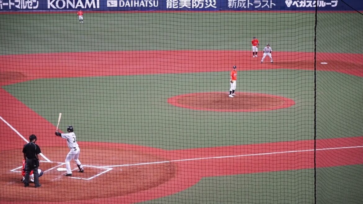 2022/11/5(土) 岡直人(日立製作所) vs 佐藤悠輝(三菱重工West) ピッチャー犠牲バント