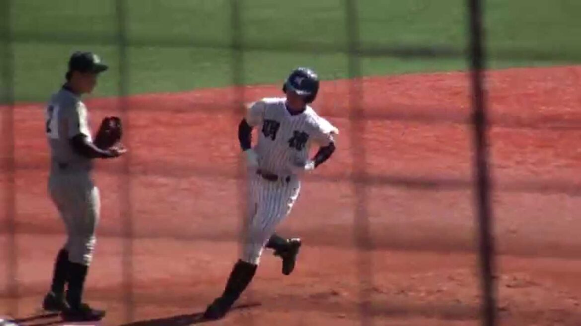 【ホームラン】明徳義塾高 岸 潤一郎 選手 左中間