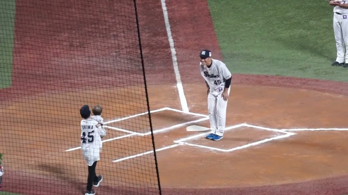 2022/10/3(月) 最終戦セレモニー 嶋基宏選手への花束の贈呈