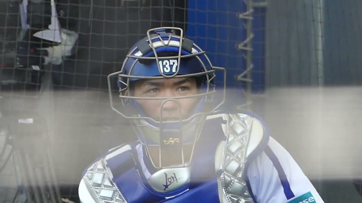 2023年2月 横浜DeNA春季キャンプ宜野湾A班  1軍用具担当補佐兼ブルペン捕手・高城 俊人氏のブルペン捕手風景その２