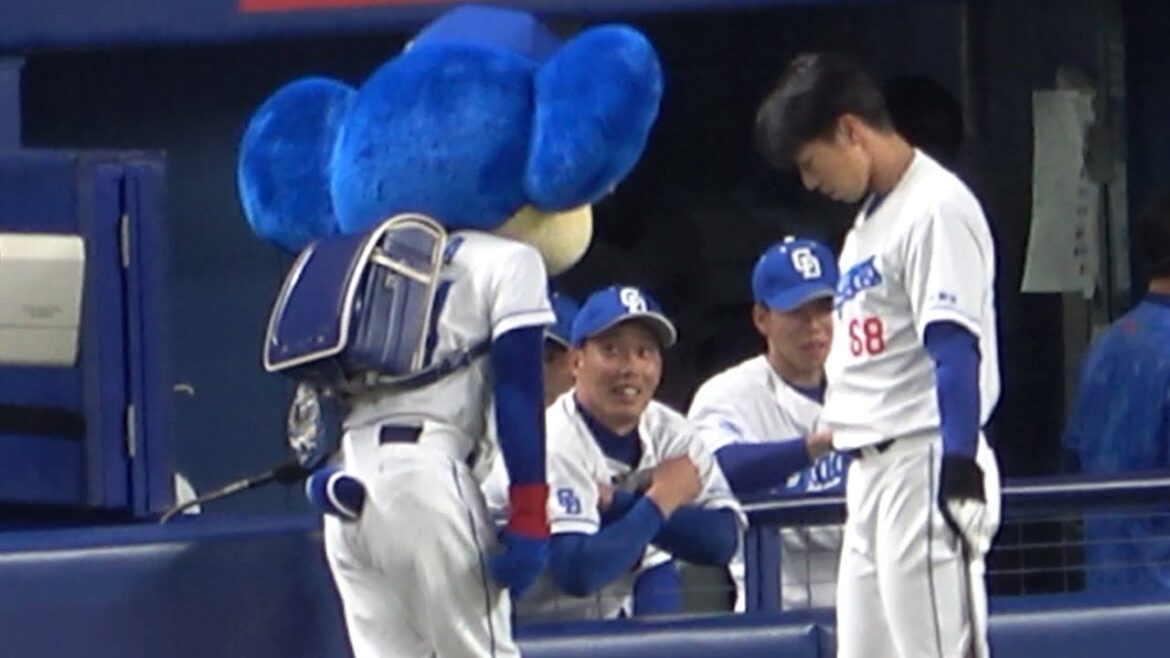 加藤翔平のスーパープレーに触れていたドアラのブログを見たらしい翔平本人 (2023/04/23)