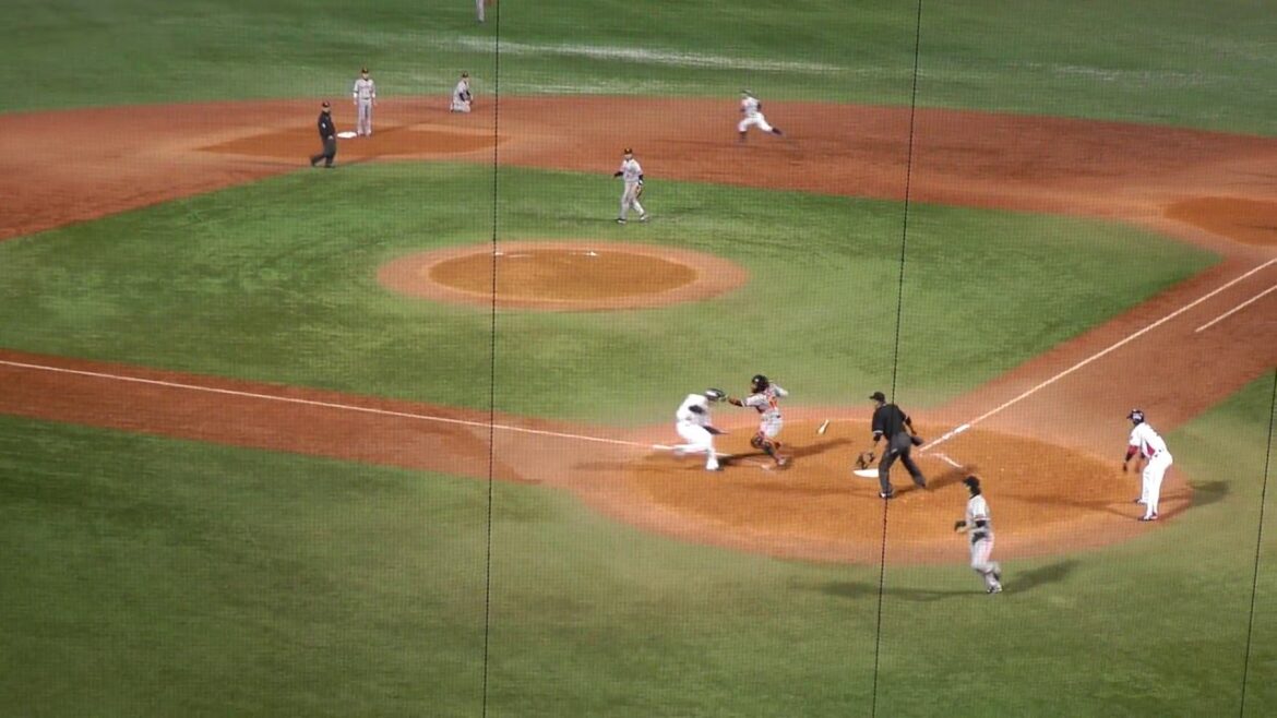 長野久義　強肩補殺　2011.10.31