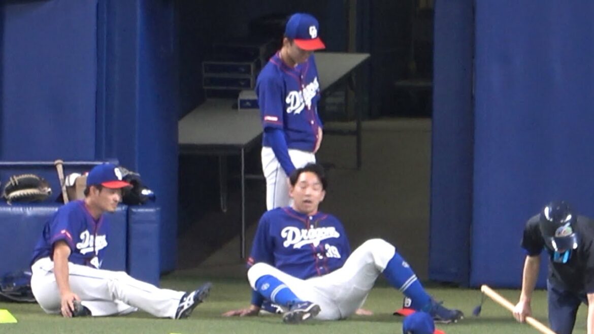 岡林に首元を触られてゾワゾワっとする宇佐見（笑） (2023/08/17)