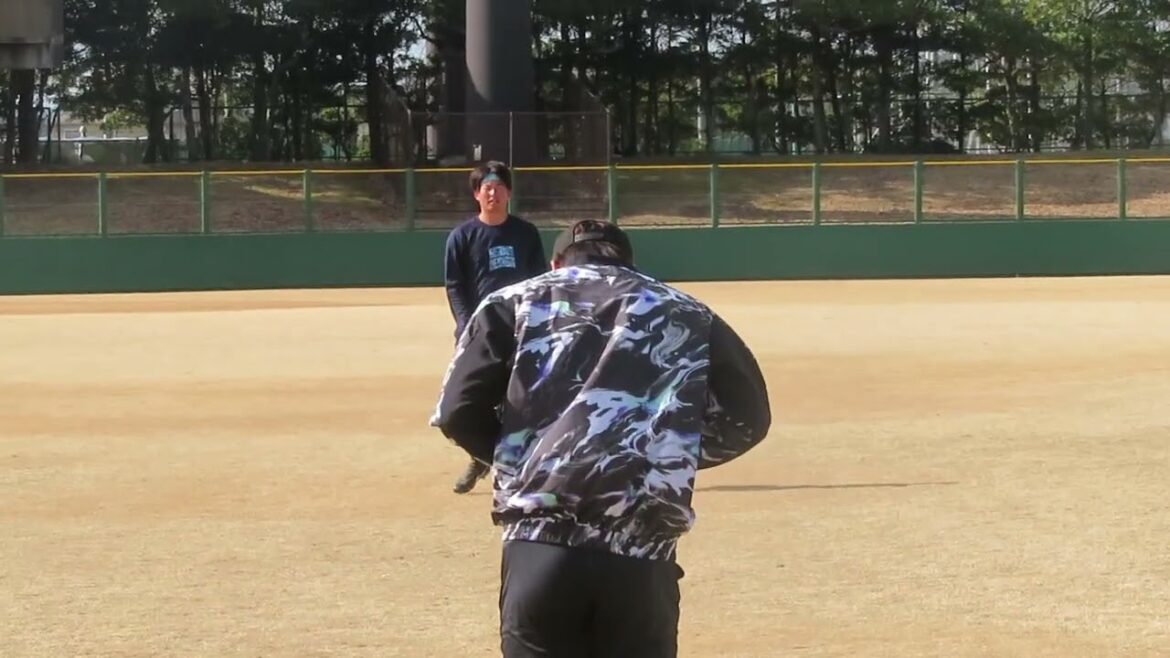 横山-二木キャッチボール　益田選手（千葉ロッテ）ら合同自主トレ　23.1.24　焼津球場