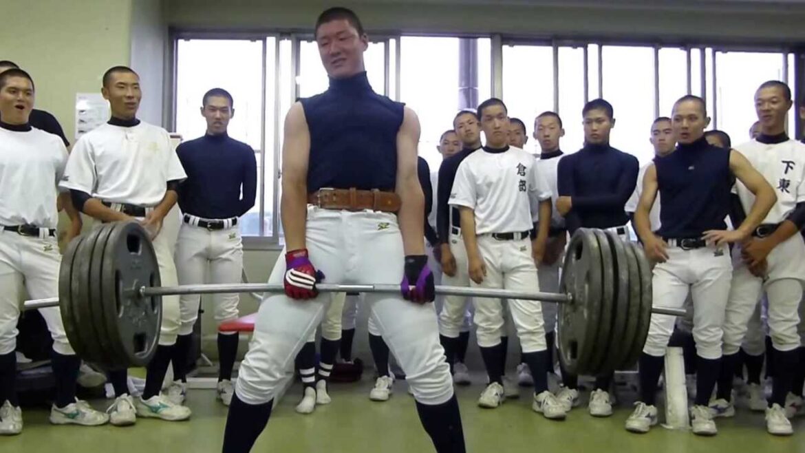 東海大甲府高校野球部　渡邉諒君デッドリフト２１０㎏！！