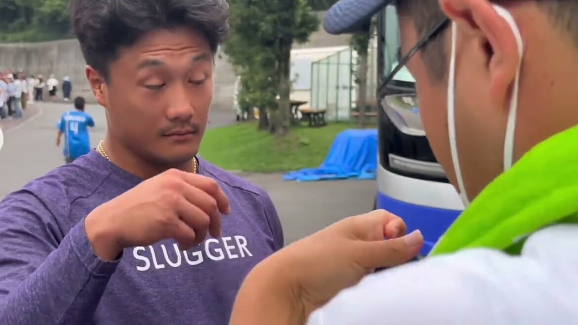 ヤクルトスワローズ 松井聖 選手 ラスト試合後