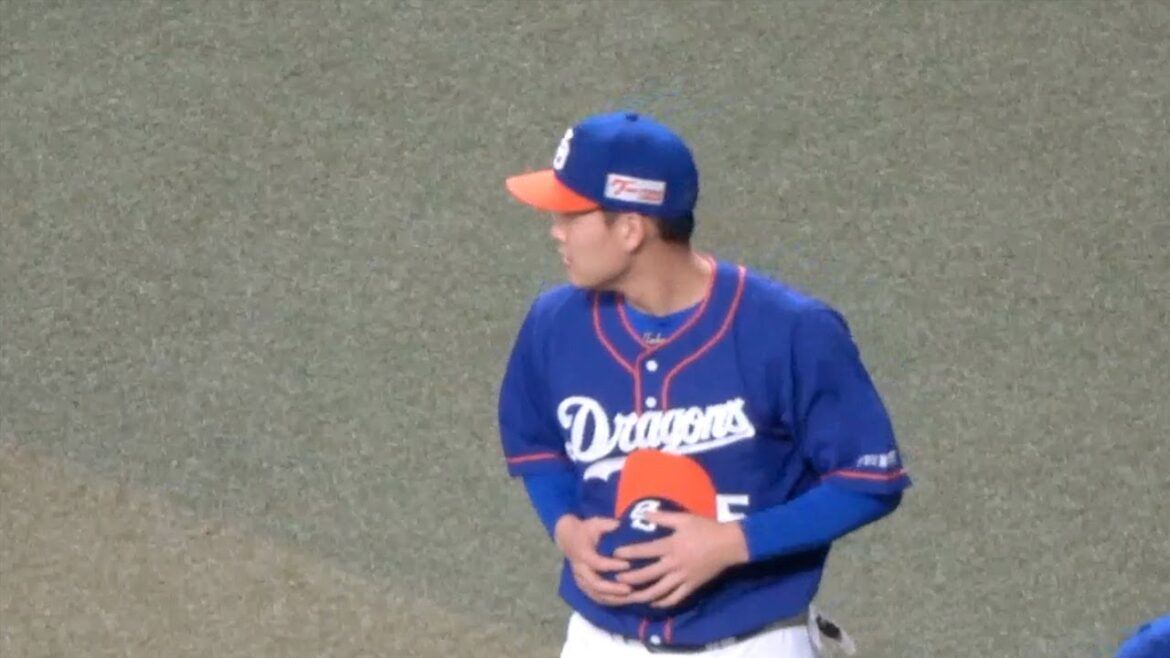 いたずら好きな石川昂弥　仲良し細川成也の帽子を隠して焦らせる　中日ドラゴンズVS横浜DeNAベイスターズ　2023.5.28