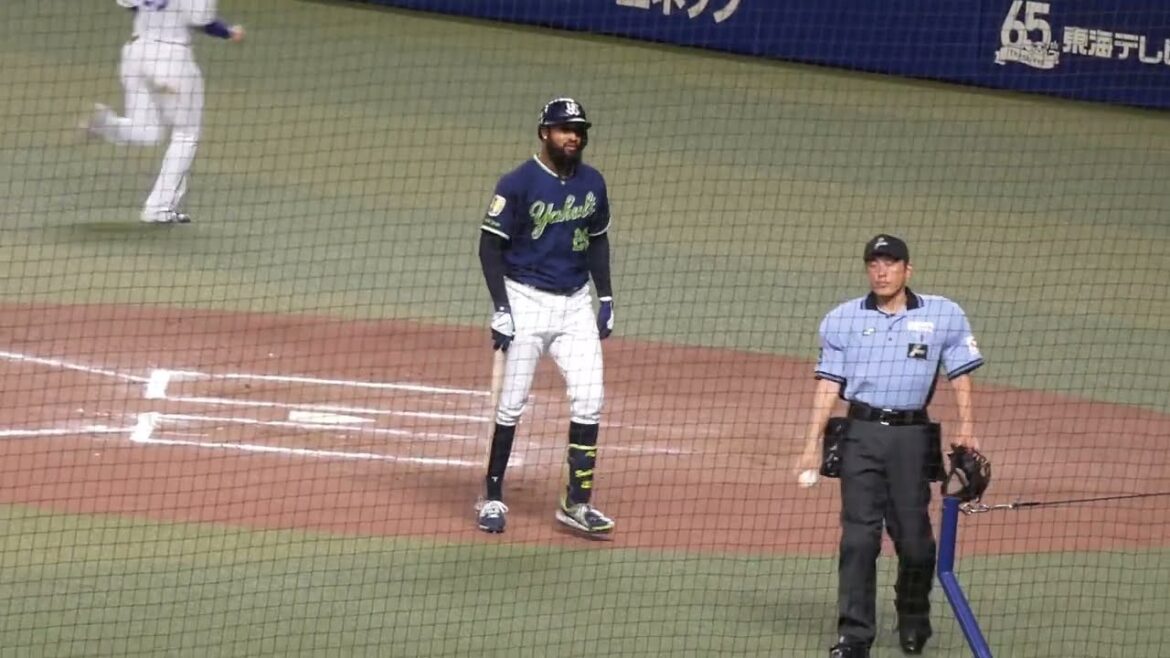 ドミンゴ・サンタナDomingo Alberto Santana　「今のがストライクかよ！ふざけんなよ！！」（推測TEXT吹き替え）　#東京ヤクルトスワローズ