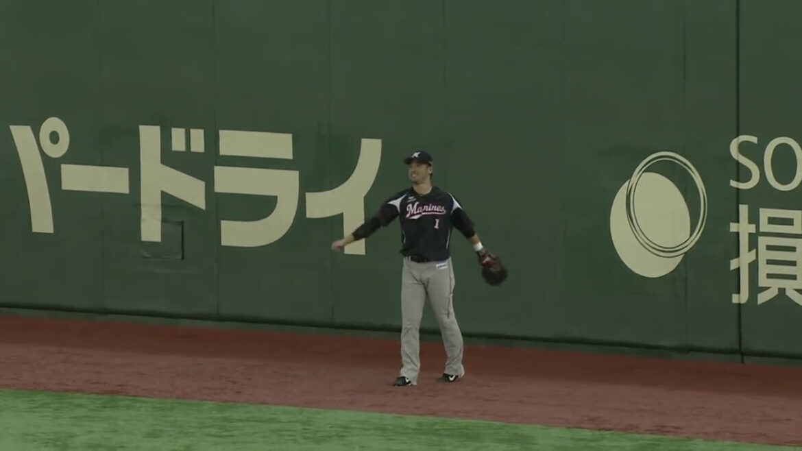 【千葉ロッテ・清田育宏が輝く】フェンス際の難しい打球をファインプレー