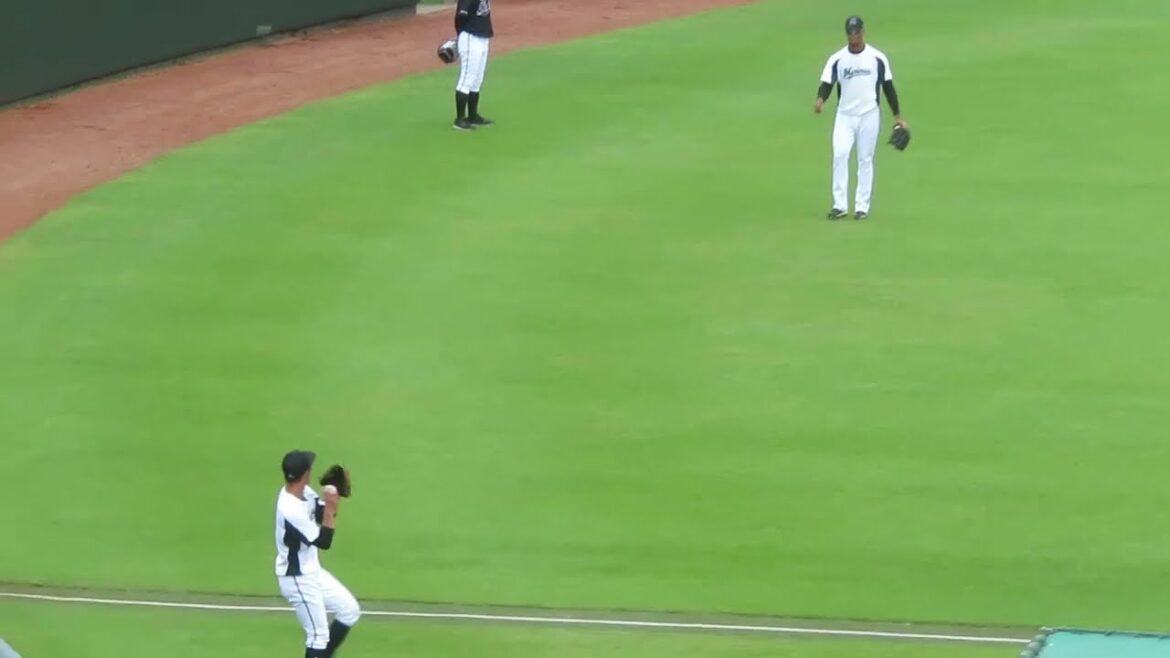 荻野貴司-サントス　キャッチボール　22.5.22（2軍）東京ヤクルト対千葉ロッテ