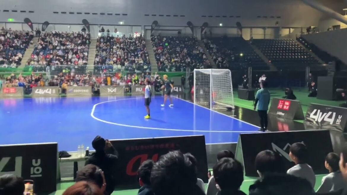 長友本田PK対決　長友の長ーい助走からPKを止める本田圭佑