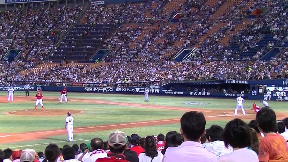 国吉佑樹 中崎翔太から送りバント成功 20130818