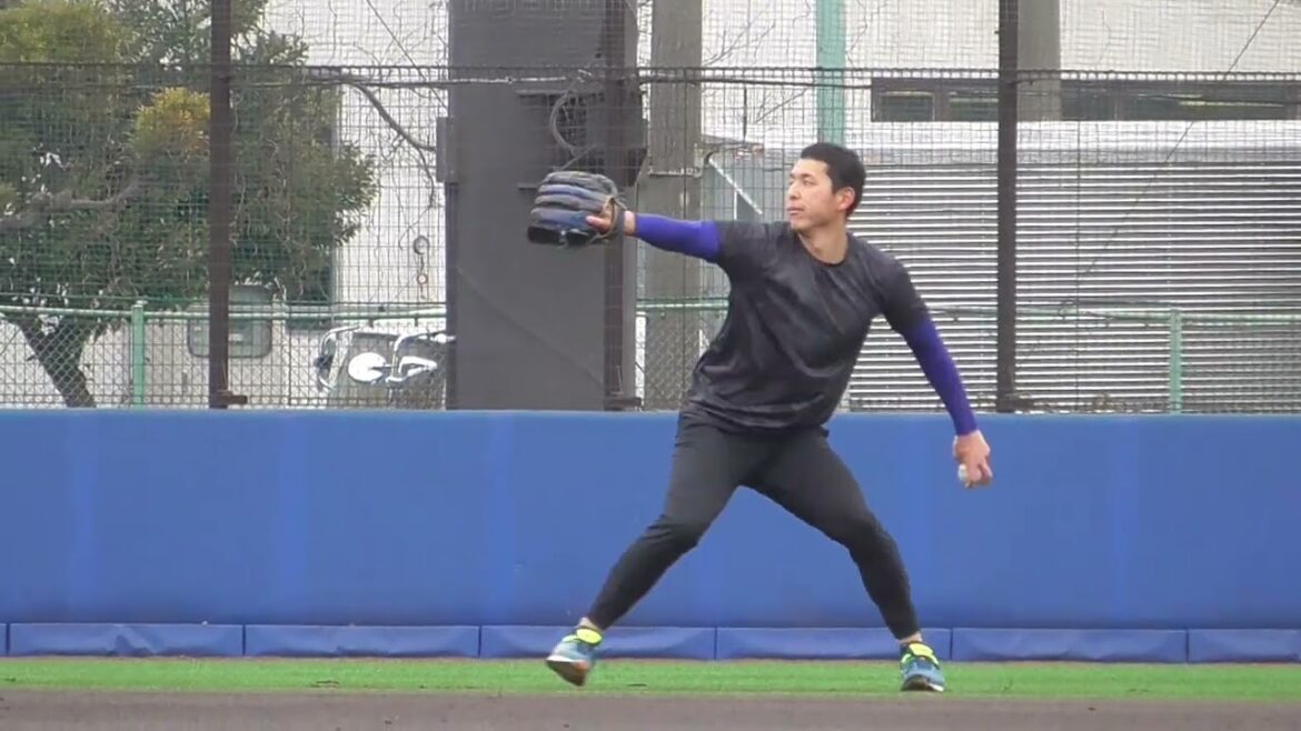 2023年1月 横浜DeNA 自主トレーニング 笠原 祥太郎投手のキャッチボール練習
