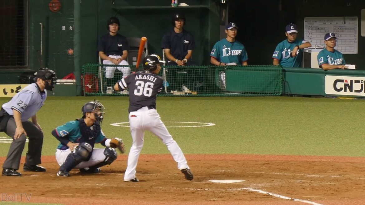 2016.8.2 福岡ソフトバンクホークス 明石健志 バッティングフォーム&バッティング（スローモーション）