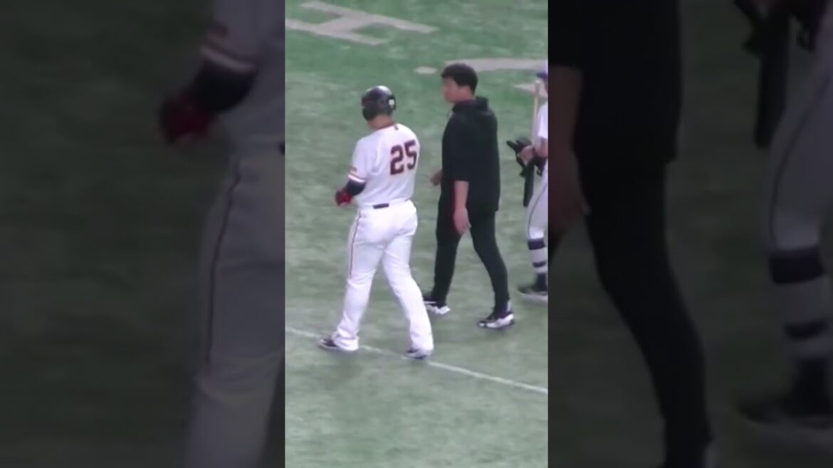 岡本和真 デッドボールで涌井秀章とビシエドに謝られお辞儀し返す 【読売ジャイアンツ対中日ドラゴンズ2023年4月1日】 #岡本和真 #巨人89代4番打者 #2014年ドラフト1位