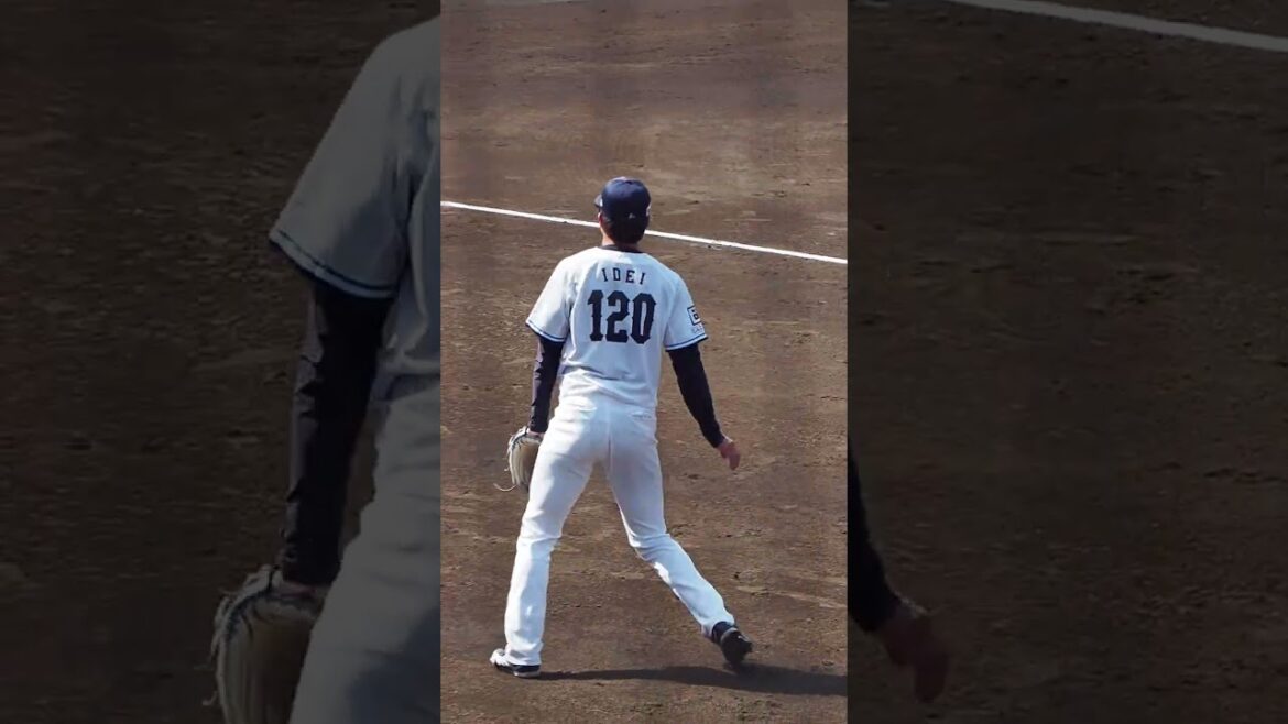 2023.04.23 埼玉西武-東京ヤクルト(カーミニーク) 出井敏博 投球シーン