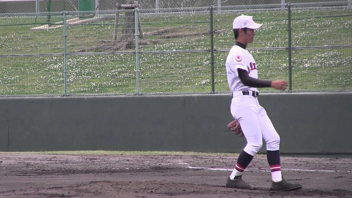 宜野座高校：崎浜秀敏