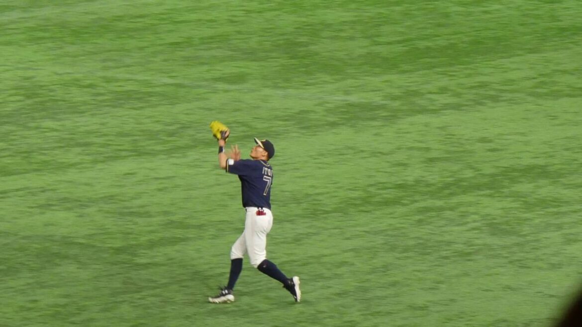 2016.5.11 糸井嘉男 レーザービームでランナーを釘付けにし場内はどよめく