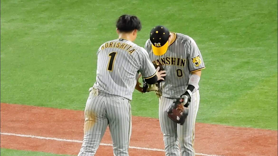 【マジありがとう】牽制アウトで嫌な流れの中、タイムリーを打った森下に頭を下げて感謝する木浪聖也 2023.8.5